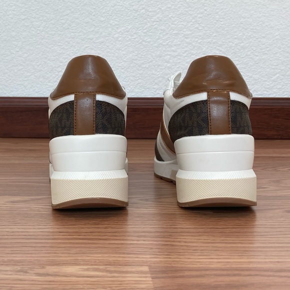 Michael Kors Mabel Trainer Platform Wedge Sneakers Size 9 1/2 White Brown & Gold - Picture 6 of 9